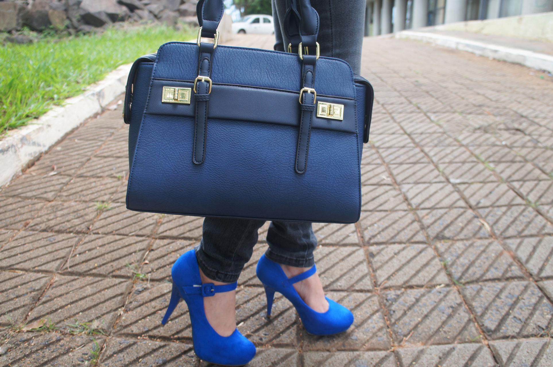 Bolsa e Sapato Azul
